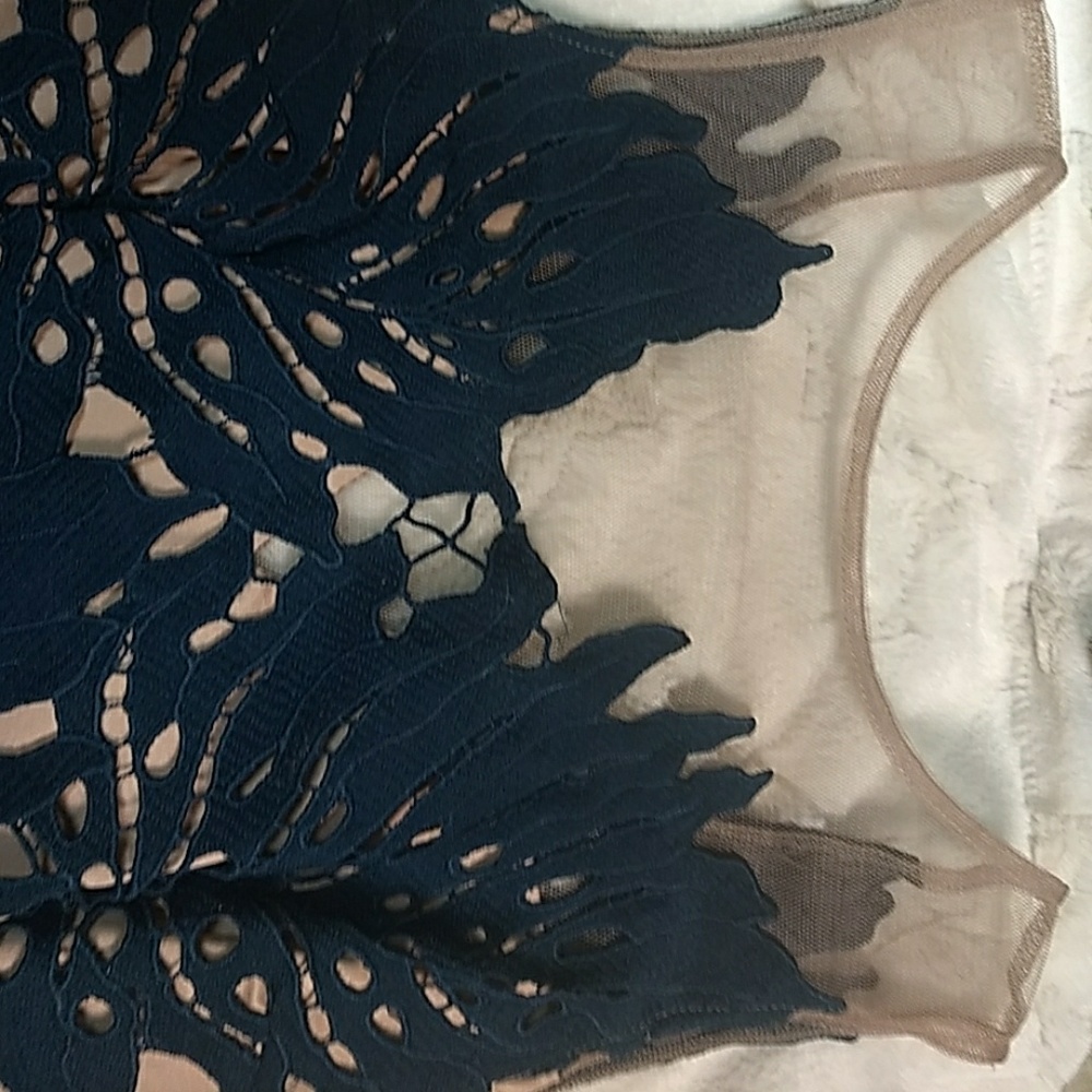 Dress - Picture 2 of 4